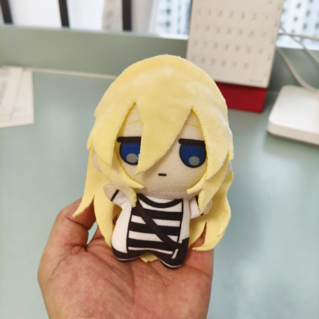 دمية محشوة أنمي بطول 10 سم لشخ - مراجعة Anime Merchandise Figure وسعره