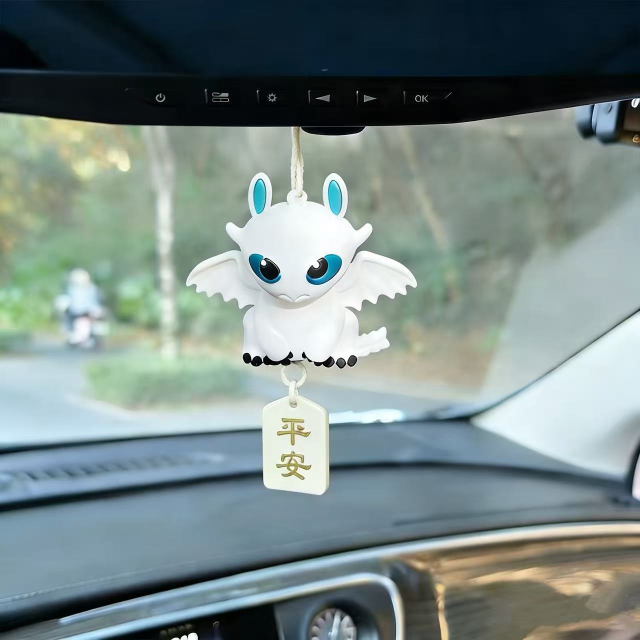 دمية سيارة معلقة بدون أسنان، ل - مراجعة Anime Merchandise Accessories وسعره