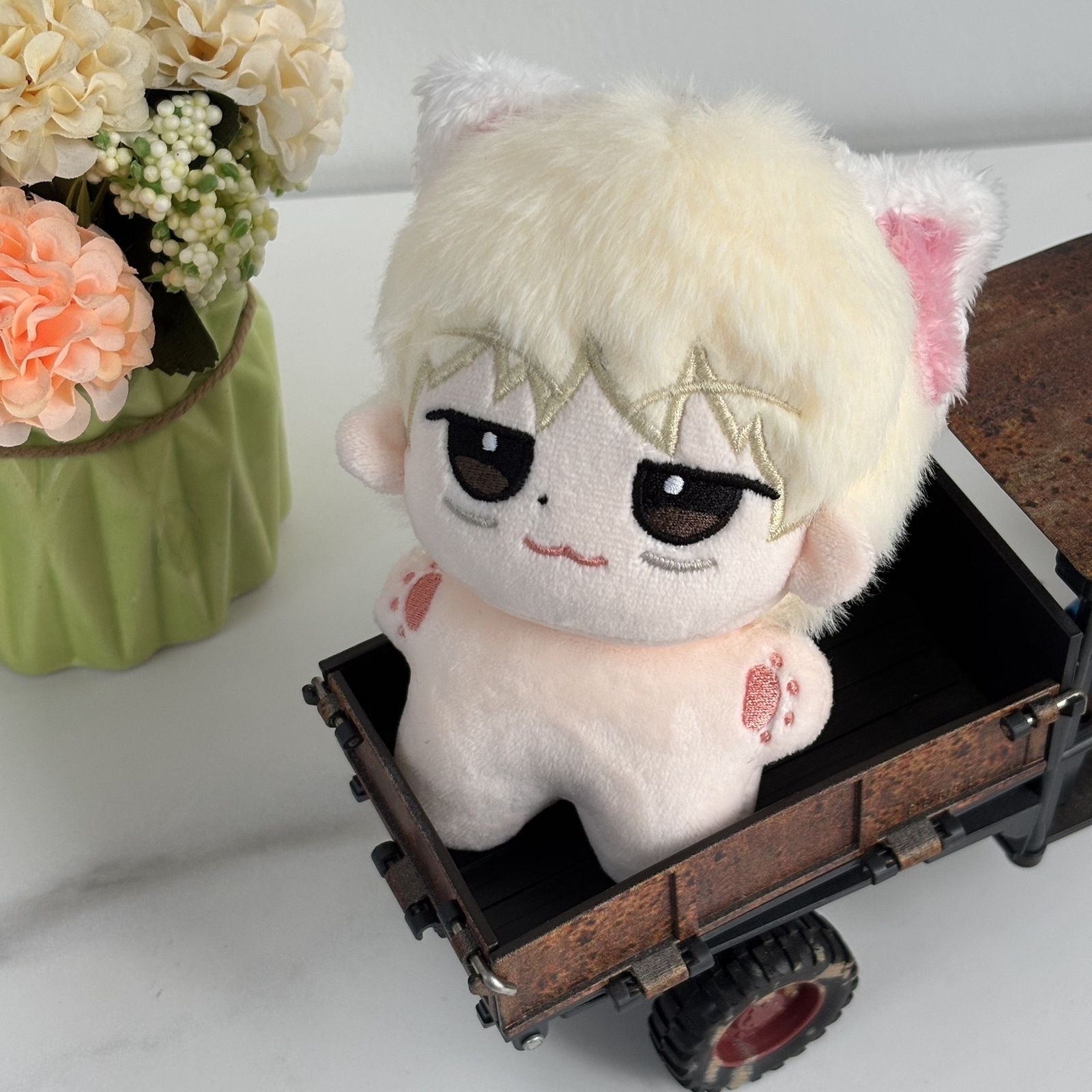 الإصدار الأول: دمية قطنية بطول - مراجعة Top Anime Merchandise وسعره